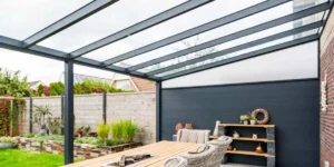 Cobertura de Vidro para Área Externa: Elegância, Proteção e Valorização do Seu Imóvel