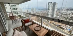 Fechamento de Varanda com Vidro: Transformando Espaços com Elegância e Funcionalidade
